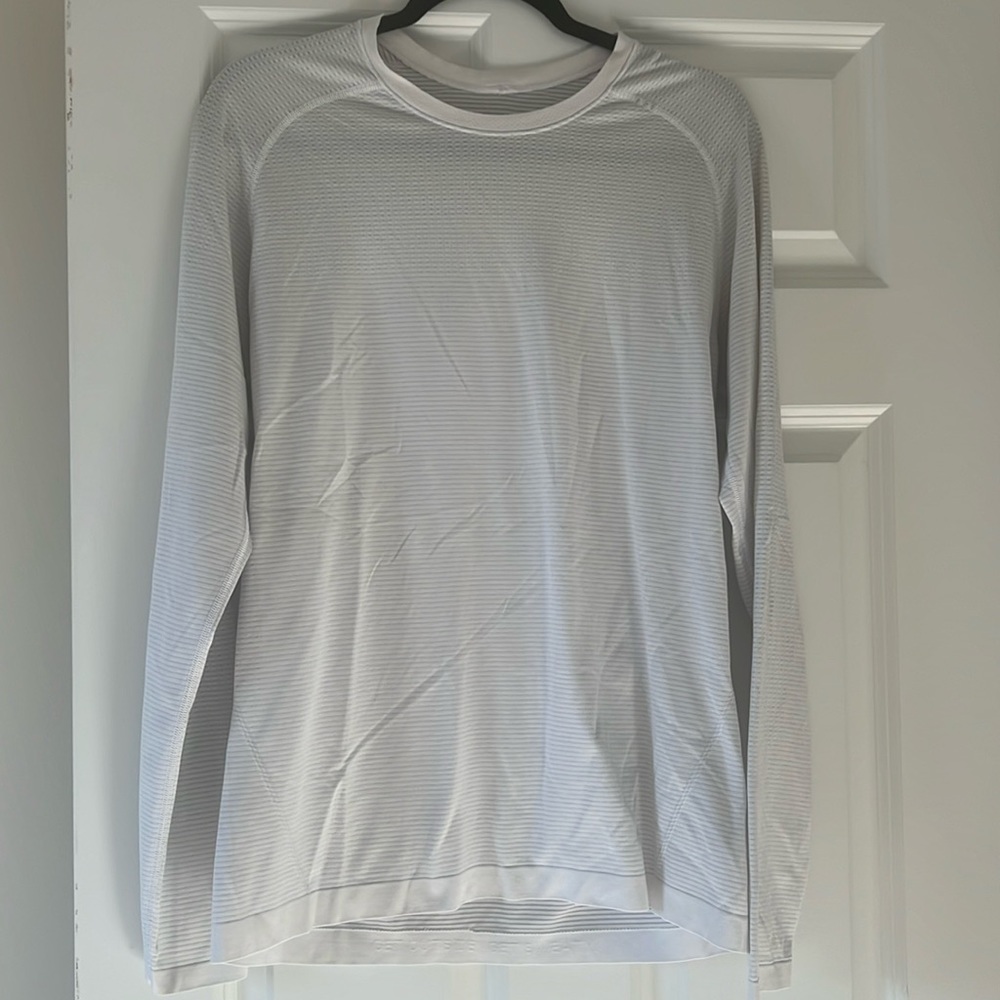 White lululemon long sleeve t shirt